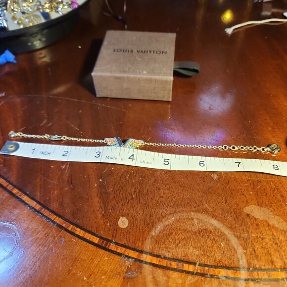 Authentic LOUIS VUITTON Essential V California Dreaming Bracelet Gold M69580 - Picture 3 of 8